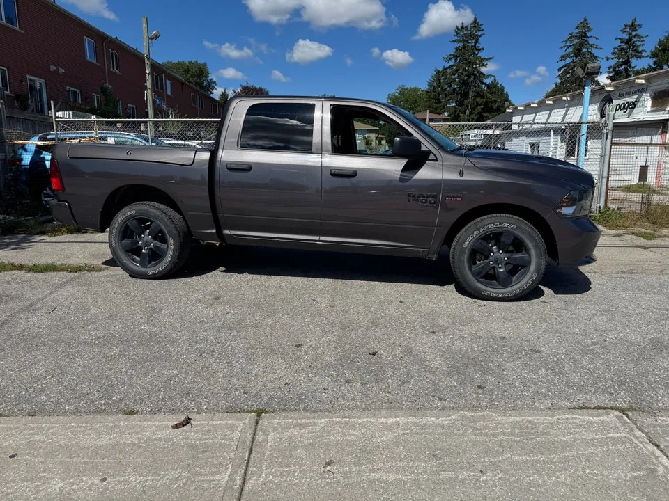Ram 1500 Classic 2022 photo 2