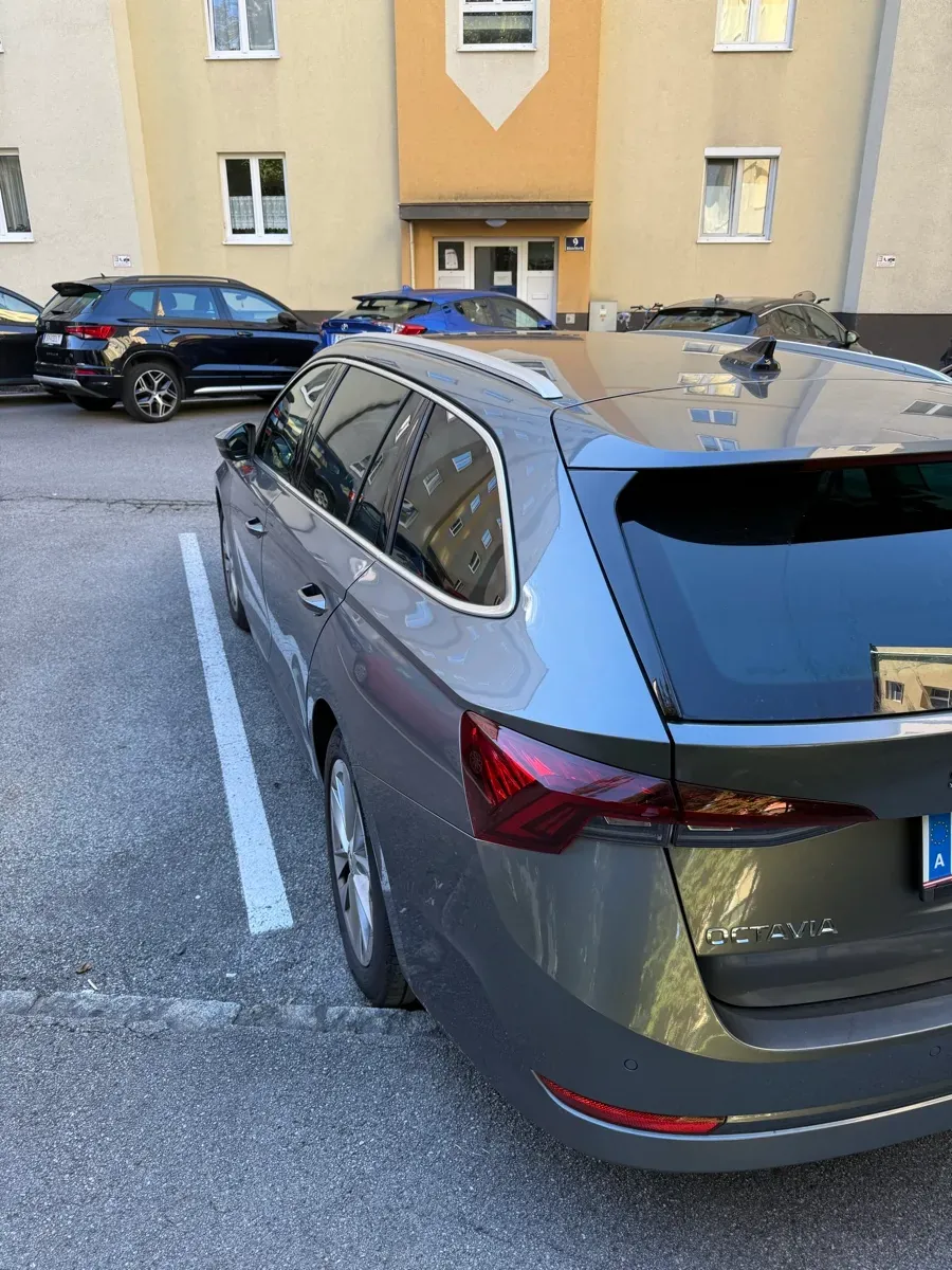 Skoda Octavia 2023 photo 2