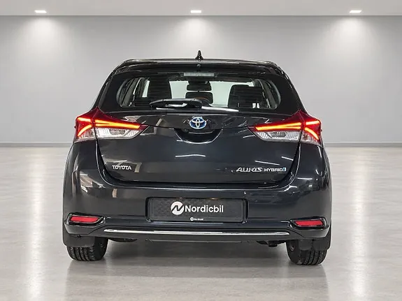 Toyota Auris 2016 photo 5