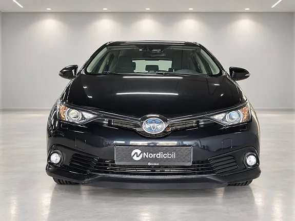 Toyota Auris 2016 photo 2