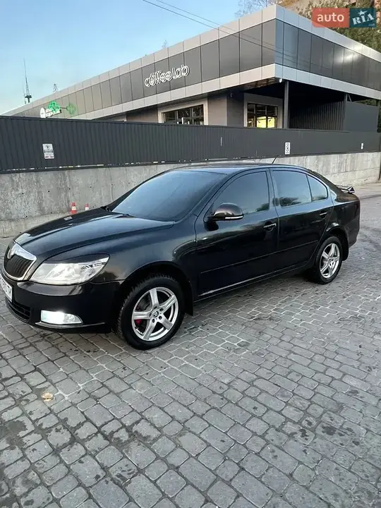 Skoda Octavia 2010 photo 2