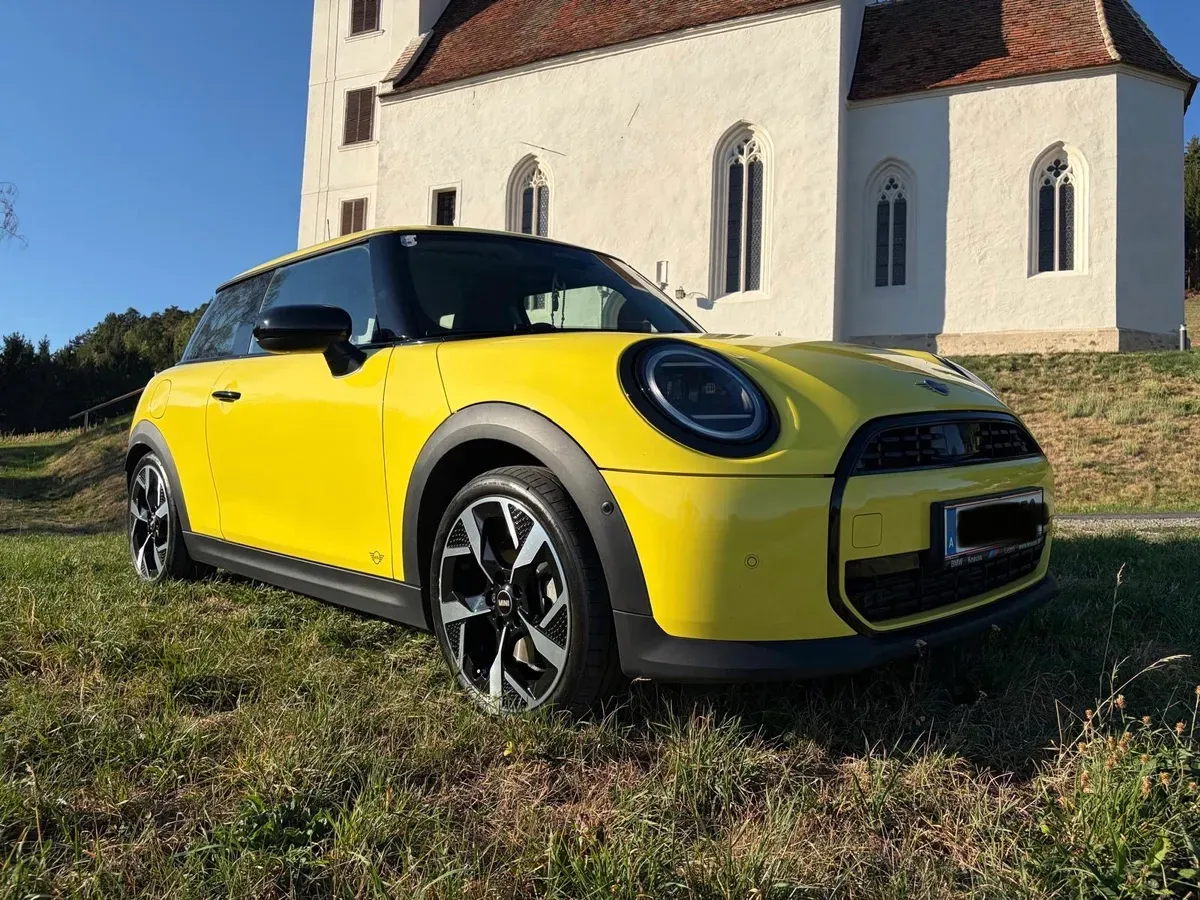 Mini Cooper 2024 photo 2