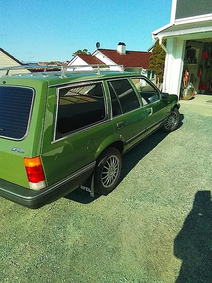 Opel Rekord 1984 photo 5