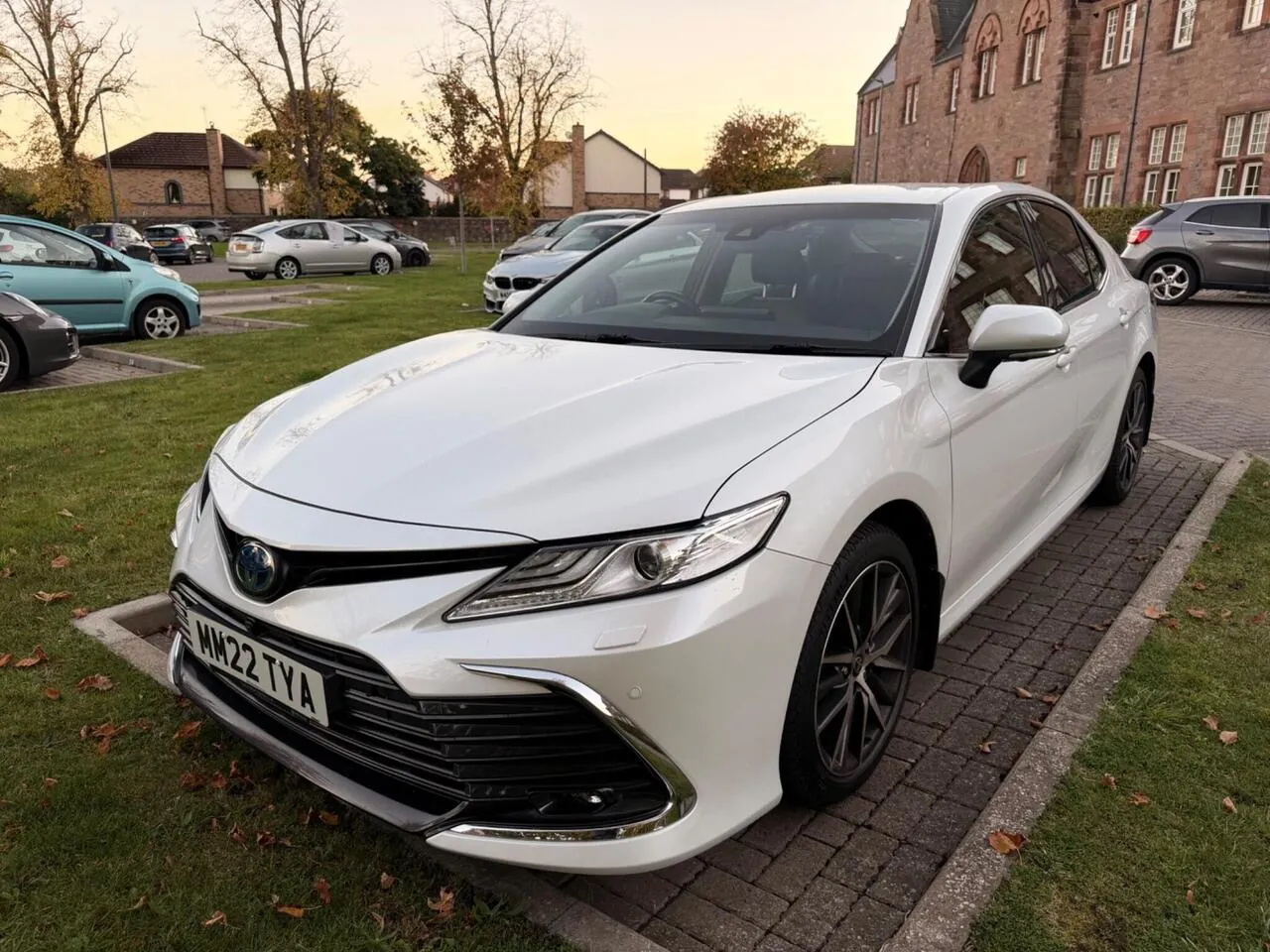 Toyota Camry 2022 photo 3