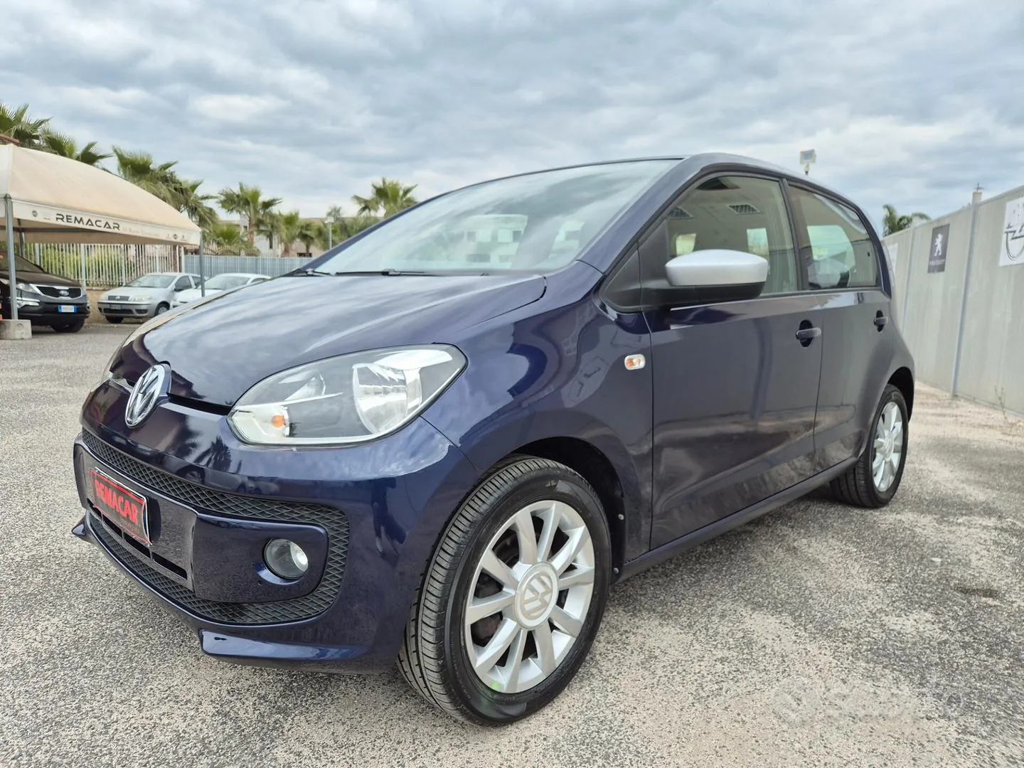 Volkswagen Up 2015 photo 3