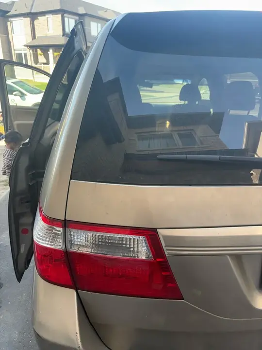 Honda Odyssey 2005 photo 4