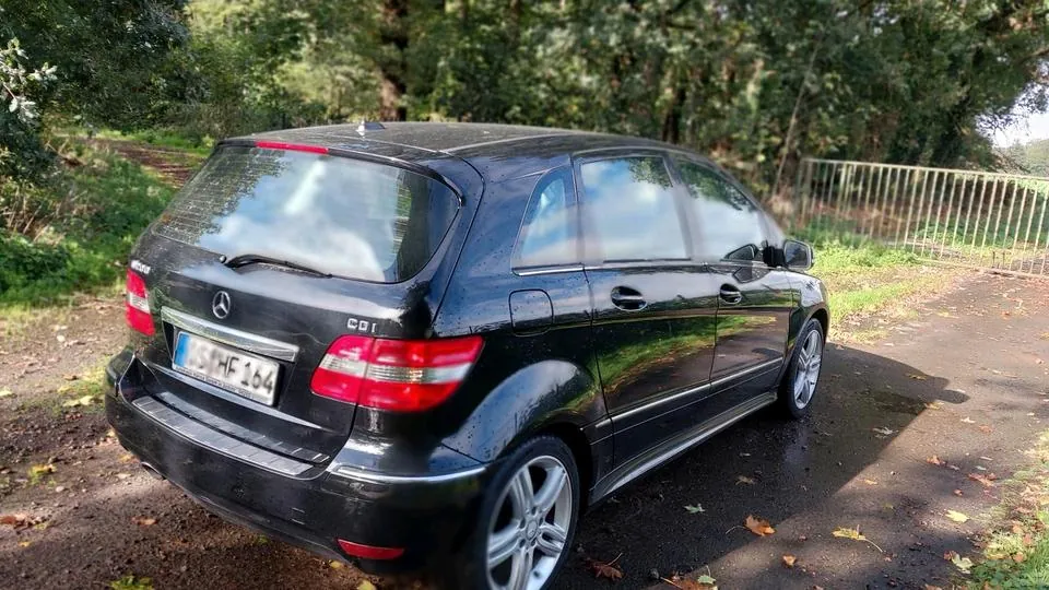Mercedes-Benz B200