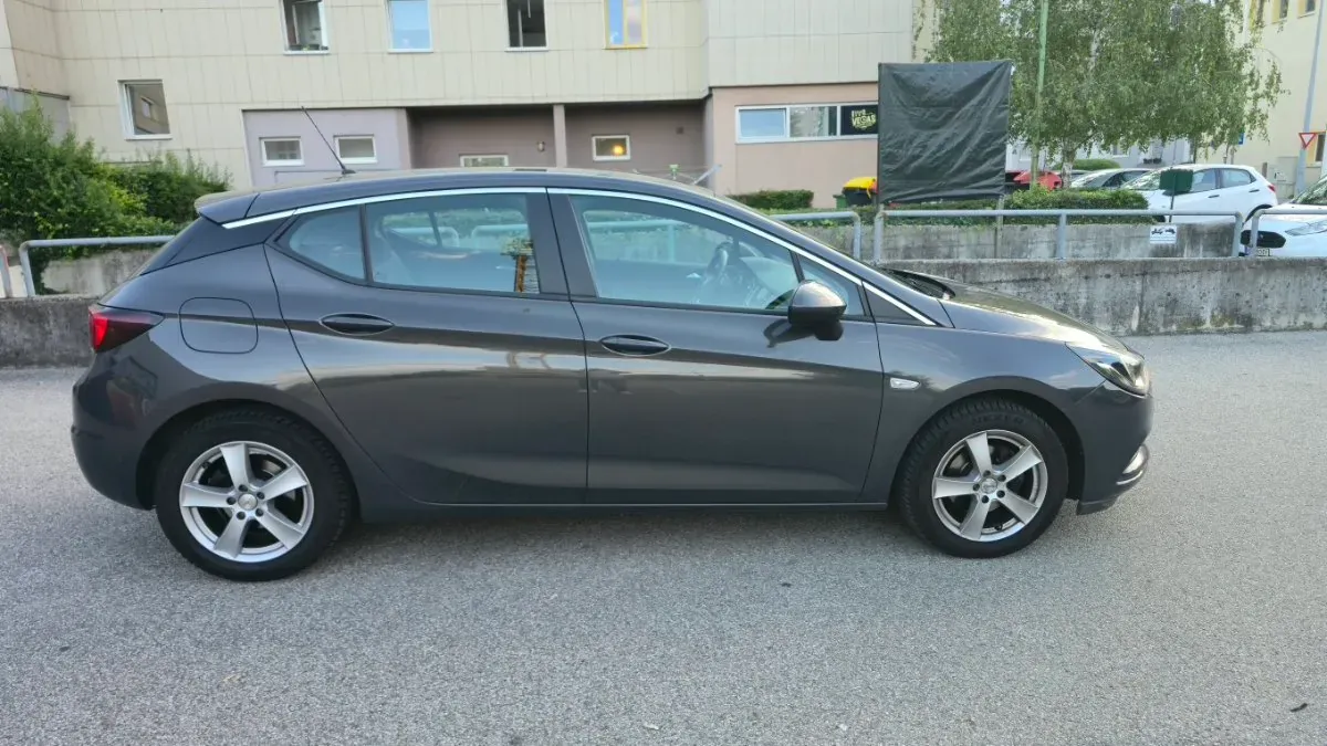 Opel Astra 2015 photo 3