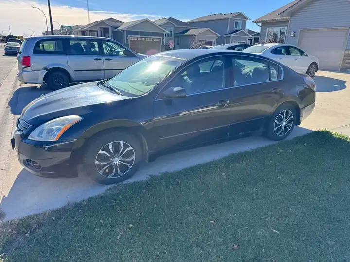 Nissan Altima 2011 photo 2