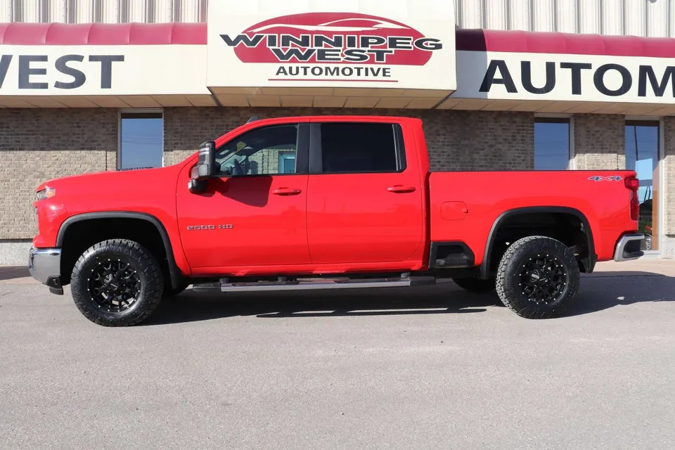 Chevrolet Silverado 2500Hd 2024 photo 3