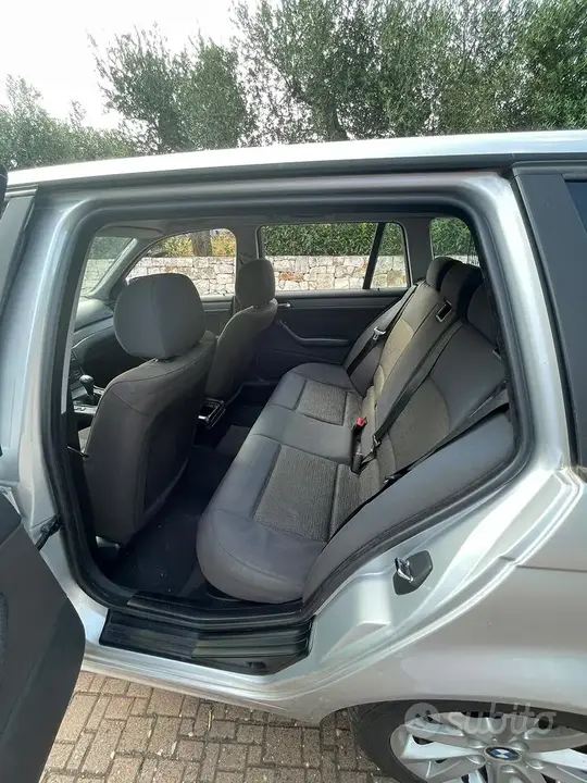 BMW 320D 2004 photo 2