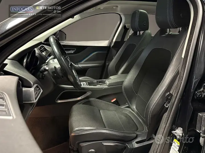 Jaguar F-Pace 2016 photo 5