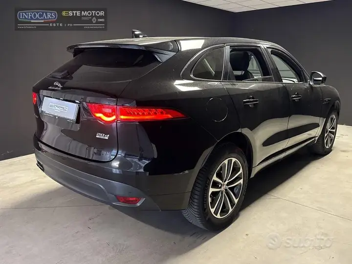 Jaguar F-Pace 2016 photo 4