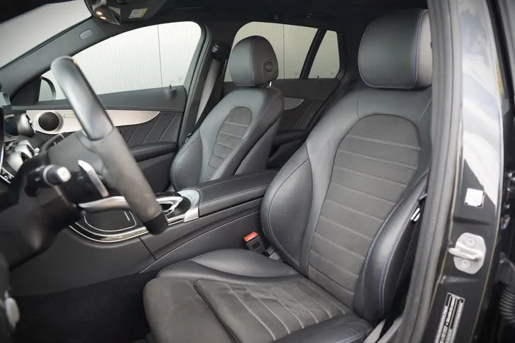 Mercedes-Benz C-Class 2020 photo 3