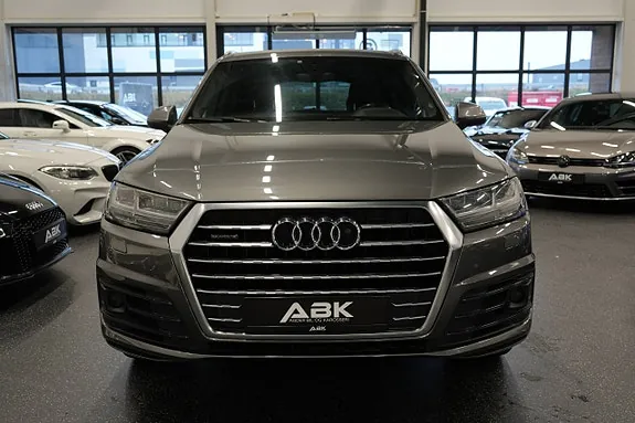 Audi Q7 2017 photo 4