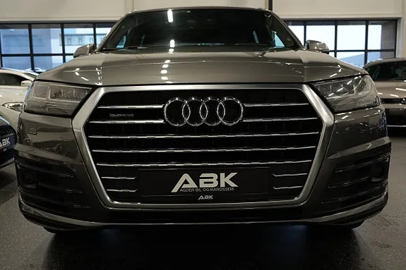 Audi Q7 2017 photo 5