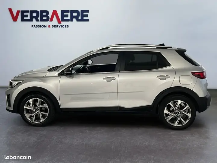 Kia Stonic 2023 photo 2