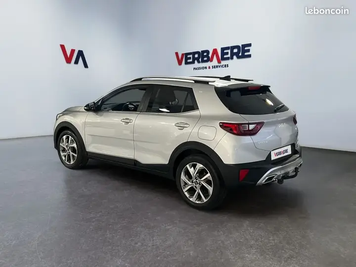 Kia Stonic 2023 photo 3