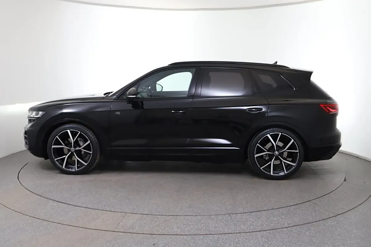Volkswagen Touareg 2025 photo 2