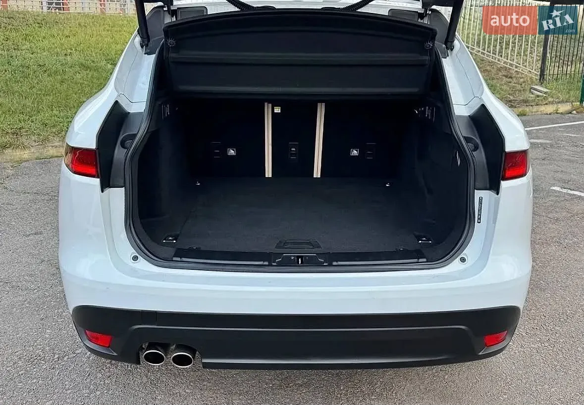 Jaguar F-Pace 2017 photo 3