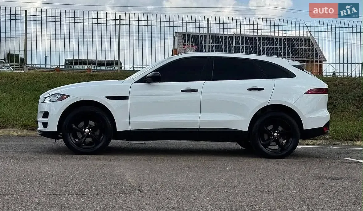 Jaguar F-Pace 2017 photo 2