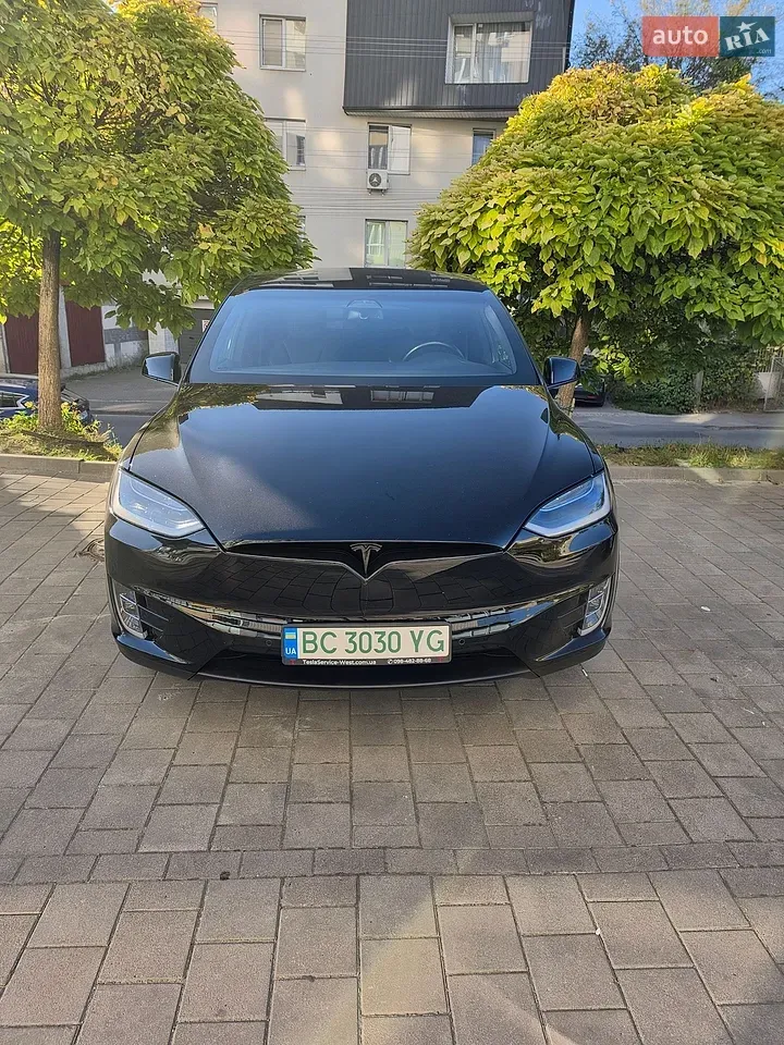 Tesla Model X 2018 photo 2