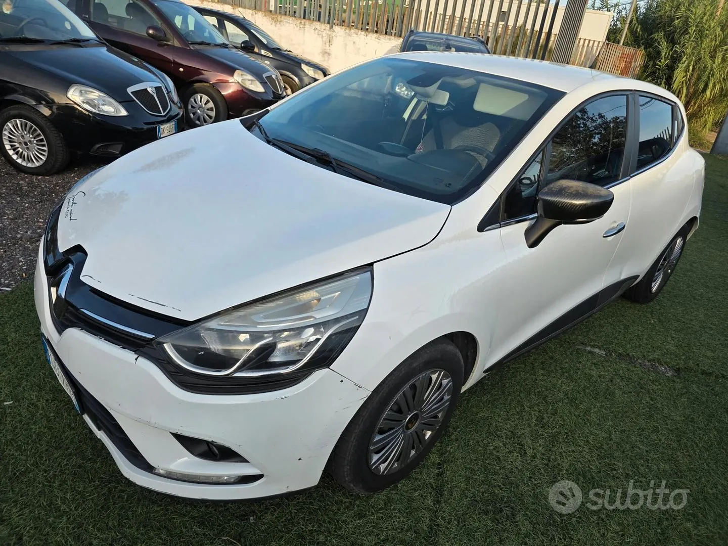 Renault Clio 2017 photo 2