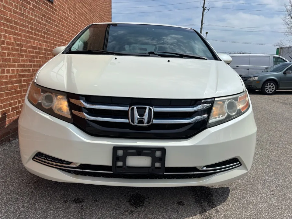 Honda Odyssey 2015 photo 2