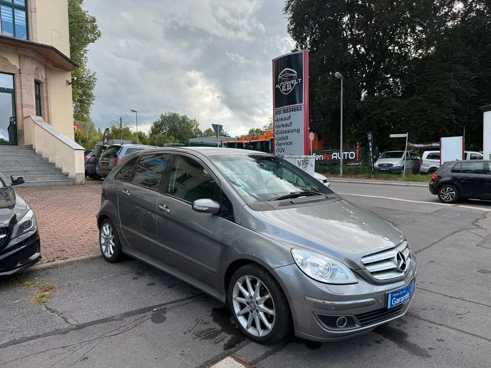 Mercedes-Benz B200