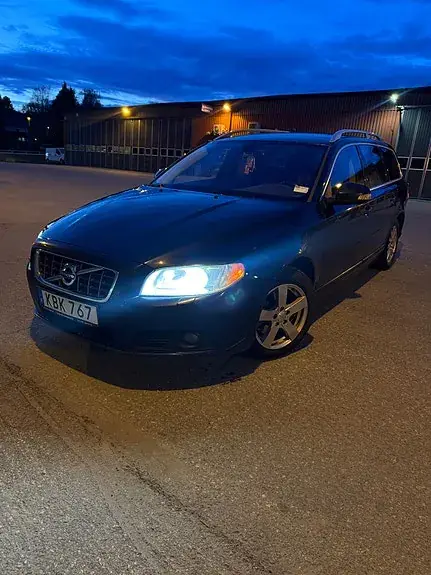 Volvo V70 2010 photo 3