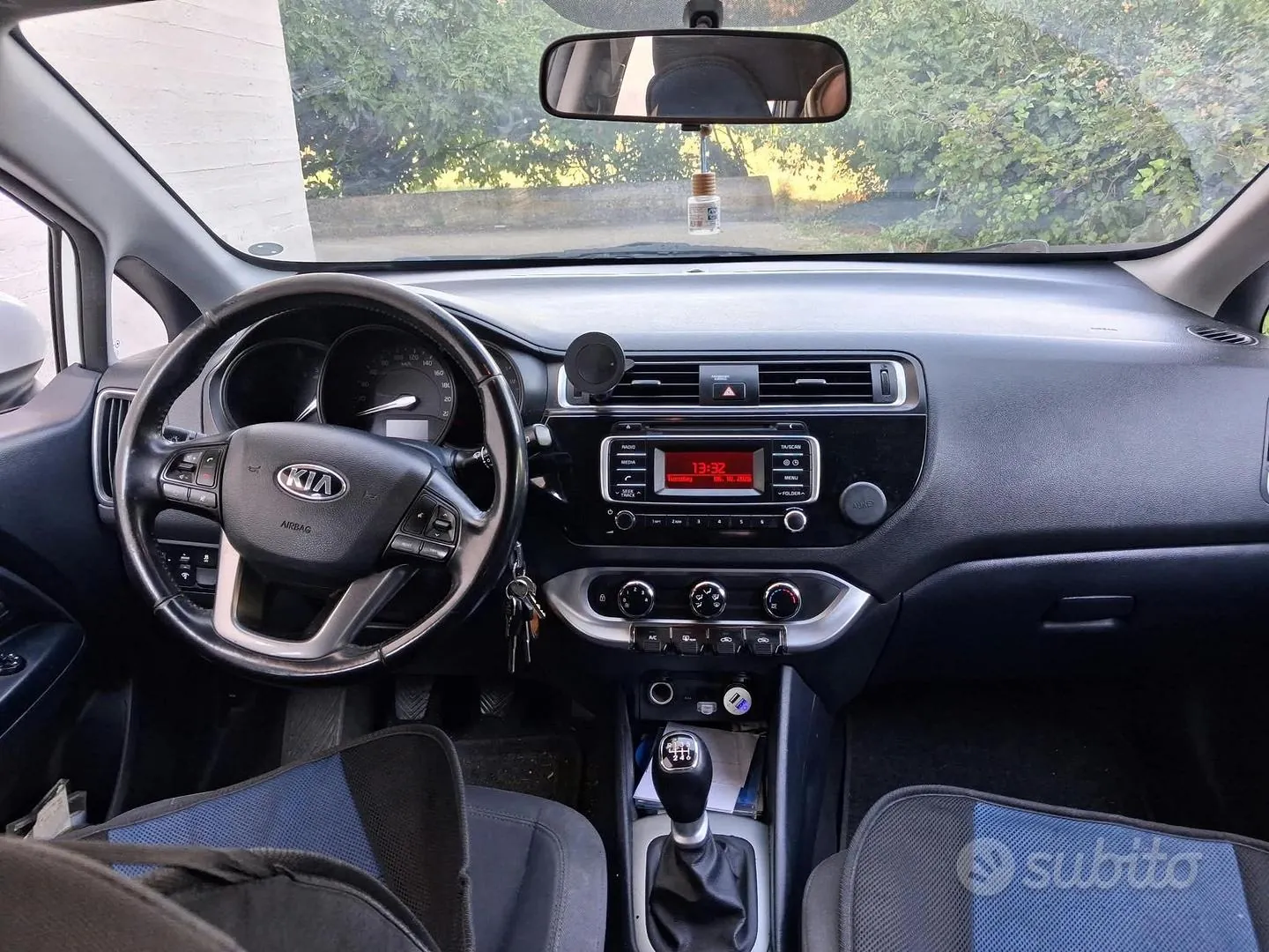Kia Rio 2015 photo 4