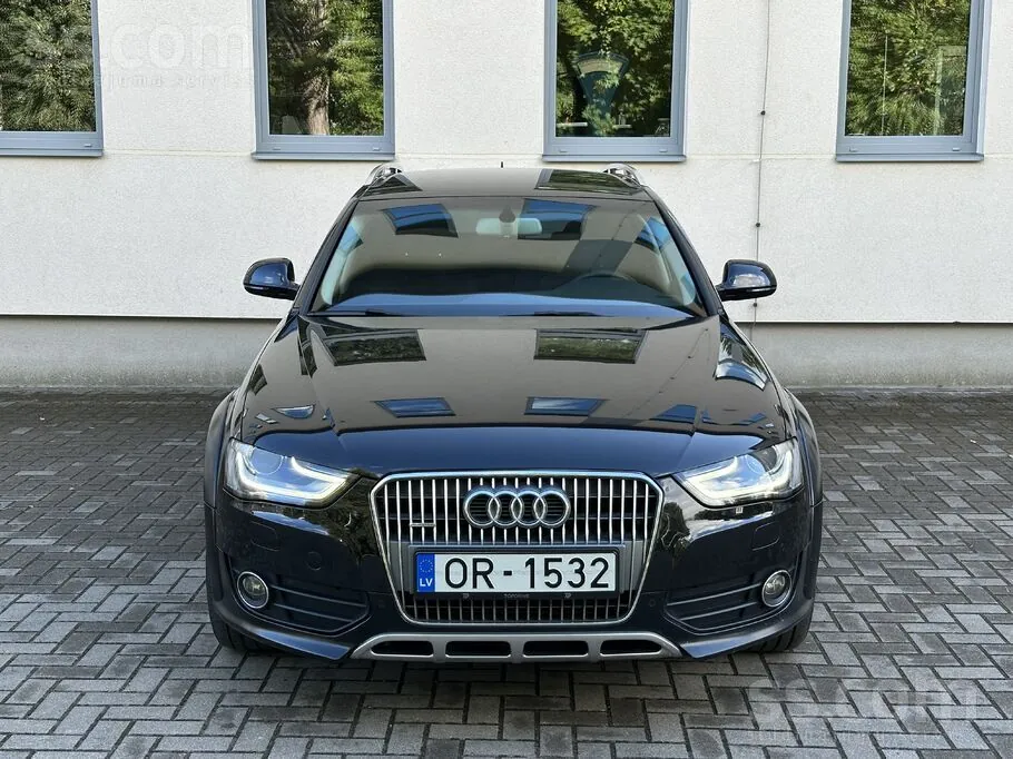 Audi A4 2013 photo 2