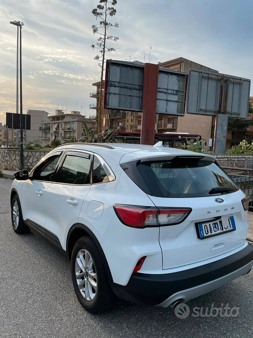 Ford Kuga 2022 photo 3