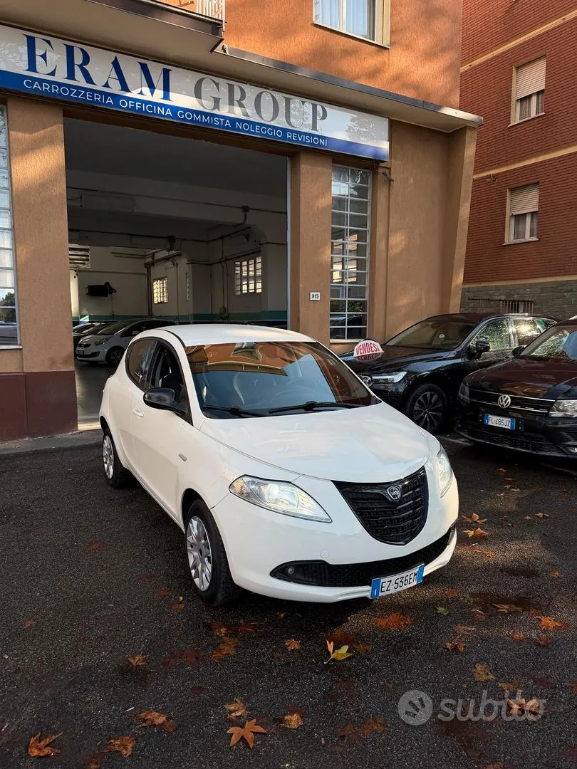 Lancia Ypsilon