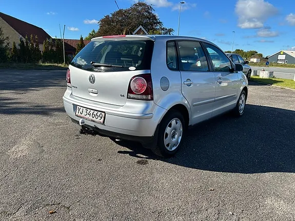 Volkswagen Polo 2006 photo 3