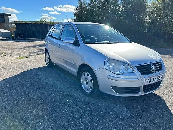 Volkswagen Polo 2006 photo 2
