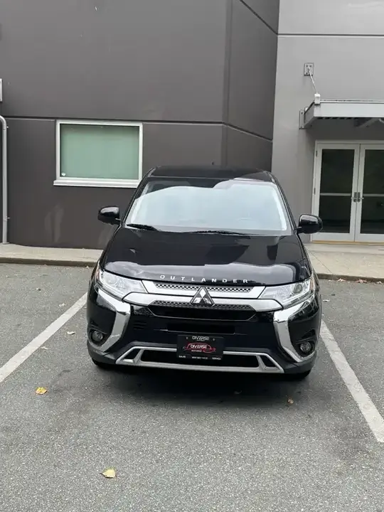 Mitsubishi Outlander 2020 photo 2