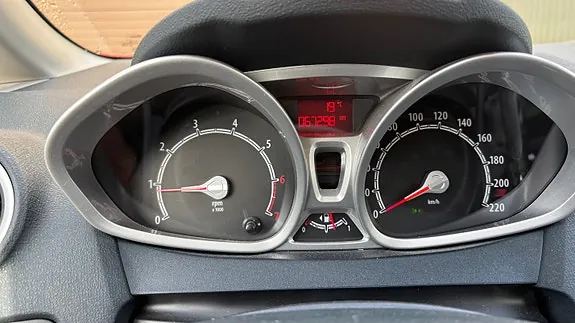Ford Fiesta 2012 photo 4