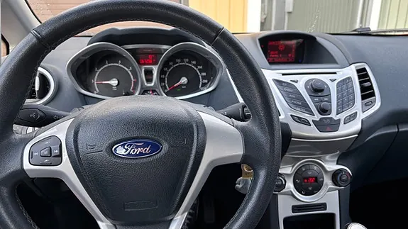 Ford Fiesta 2012 photo 5