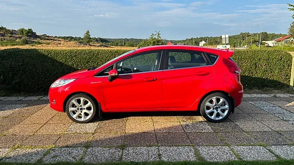 Ford Fiesta 2012 photo 2