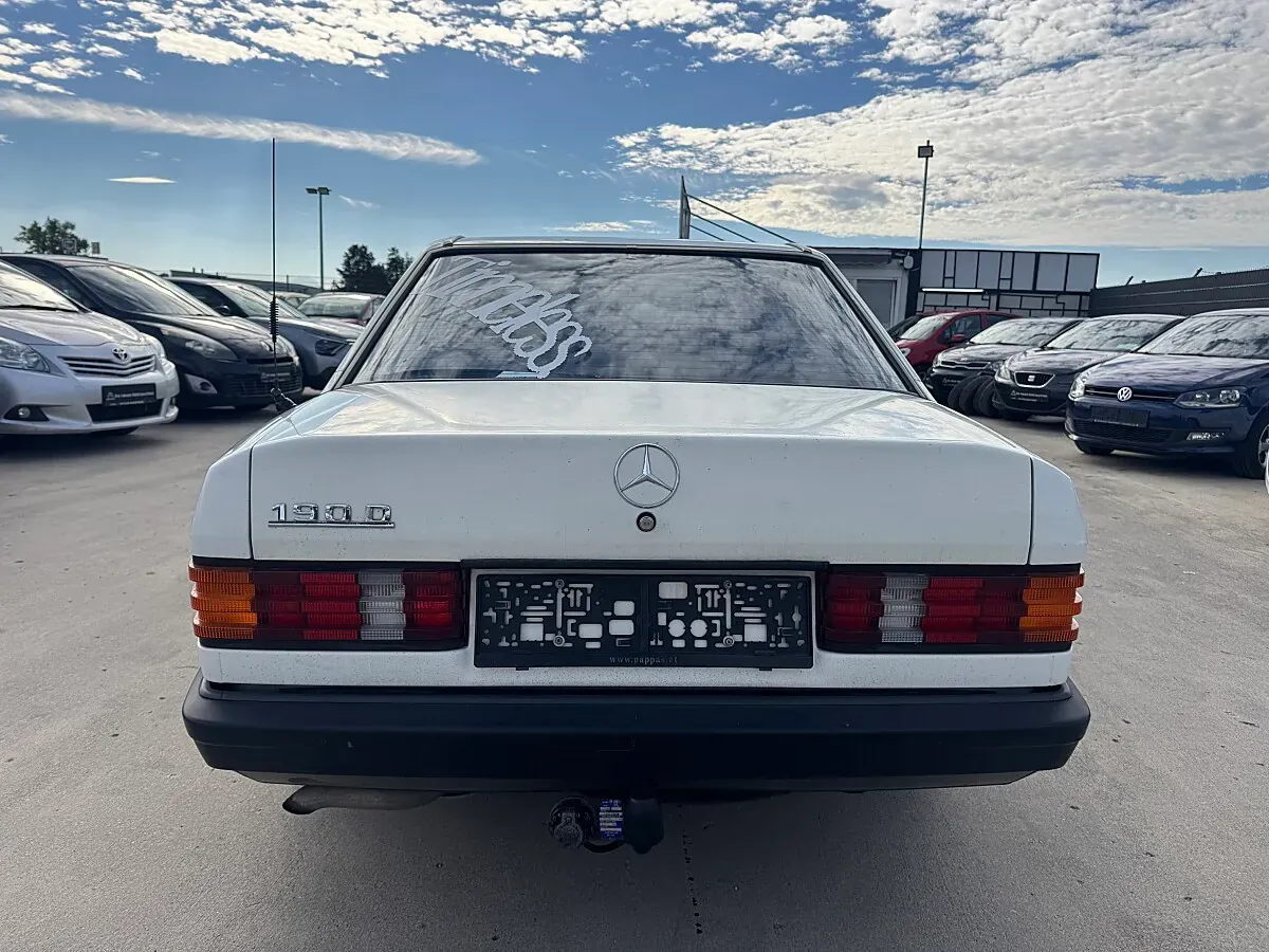 Mercedes-Benz 190 1984 photo 3