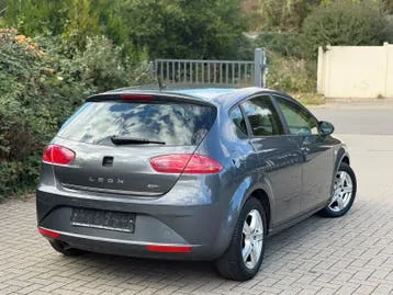 Seat Leon 2012 photo 2