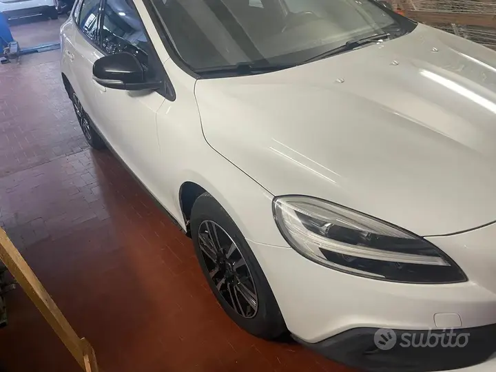 Volvo V40 2019 photo 4