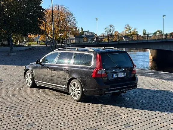 Volvo V70 2013 photo 2