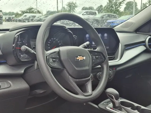 Chevrolet Trax 2025 photo 2