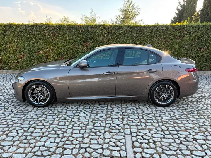 Alfa Romeo Giulia 2018 photo 3