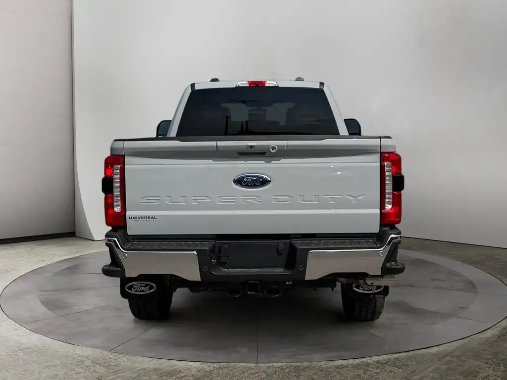 Ford F-350 Super Duty 2026 photo 4