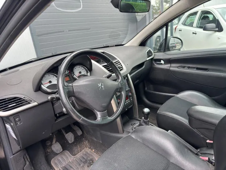 Peugeot 207 2009 photo 2