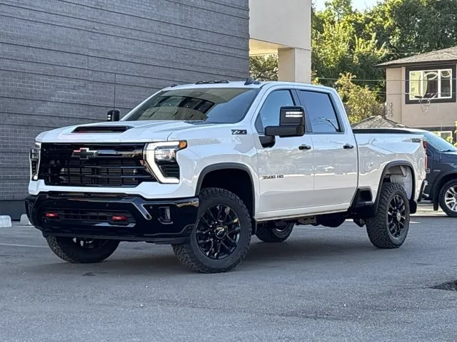 Chevrolet Silverado 3500Hd 2026 photo 2