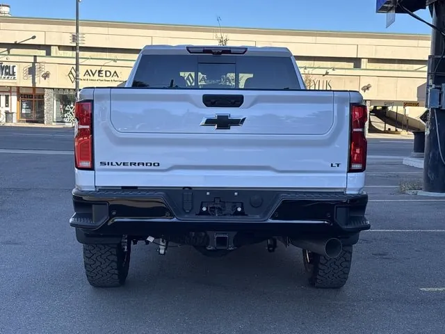 Chevrolet Silverado 3500Hd 2026 photo 5